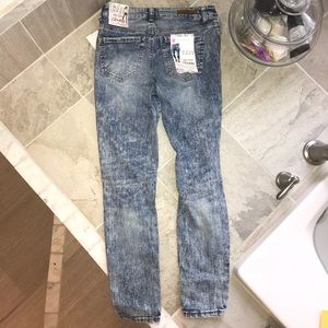 NEW Almost famous mid rise acid wash destroyed